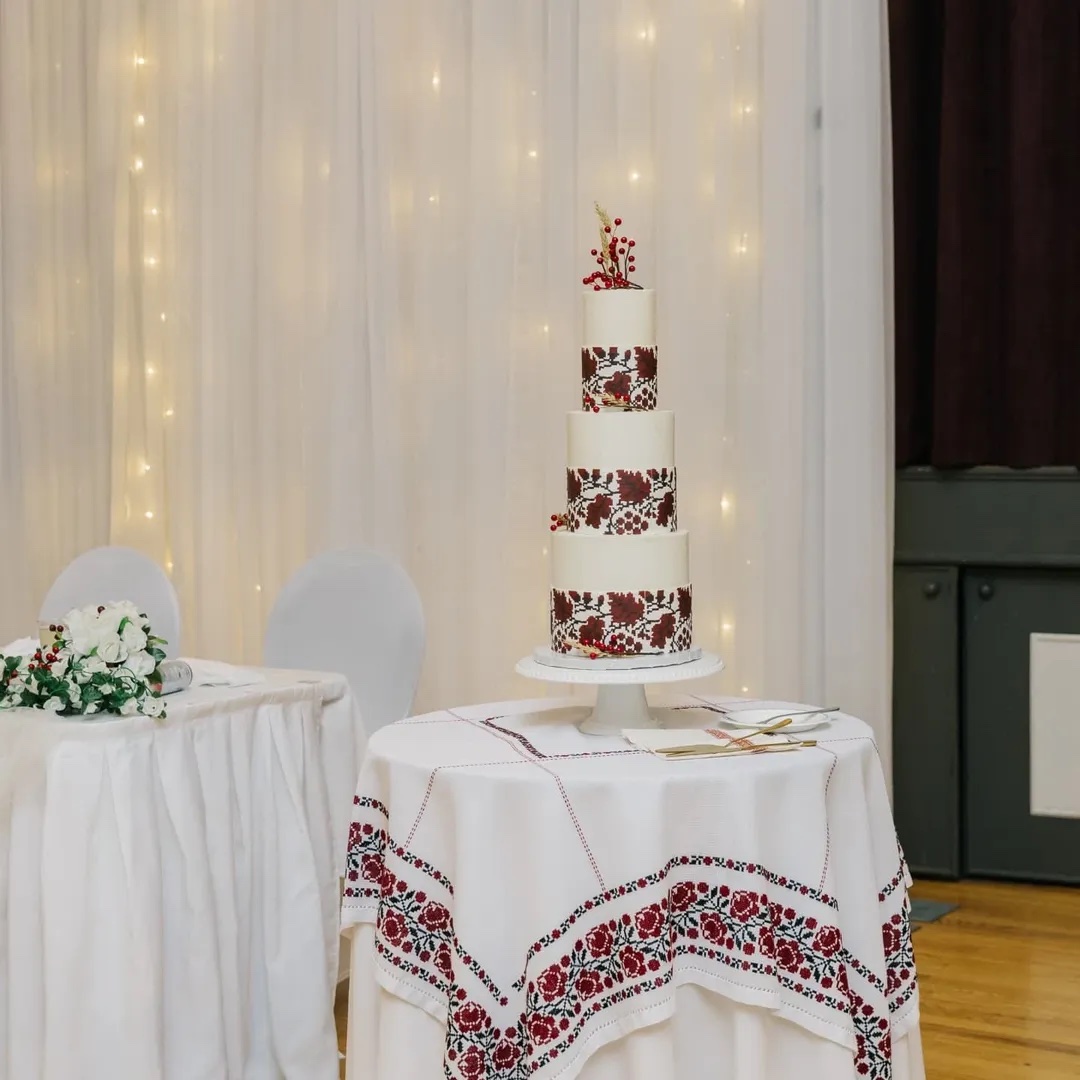 The Romantic Textured Bloom wedding cake