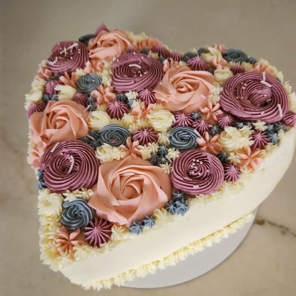 Romantic Heart Cake from Blooming Delights